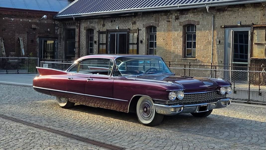 Cadillac DeVille